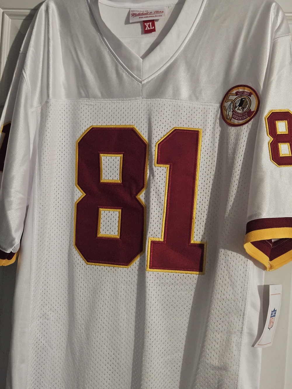 Washington Redskins Jersey - Picture 2 of 3